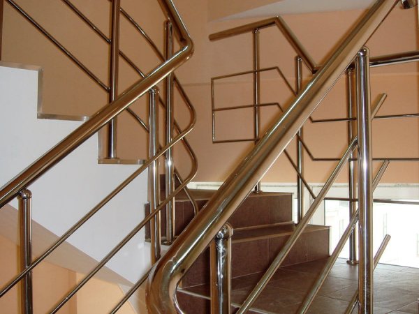 Классические лестничные ограждения из нержавеющей стали